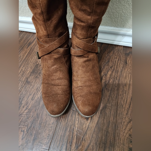 Brown suede tall boots - Picture 6 of 11